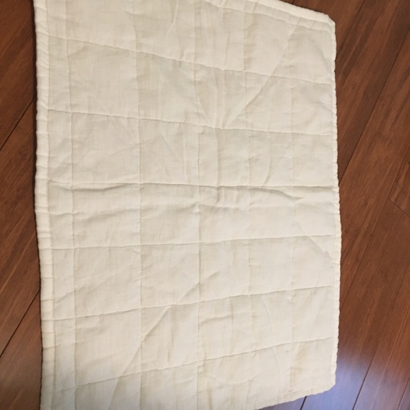 NWOT 2 Quince white Linen quilted standard pillow shams - Picture 5 of 9